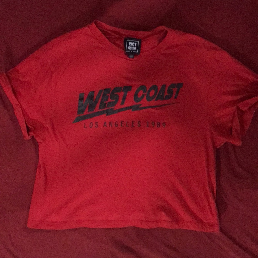 I’m selling a west coast Los Angeles 1989 crop top